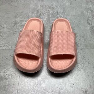 Women’s Pink Slides